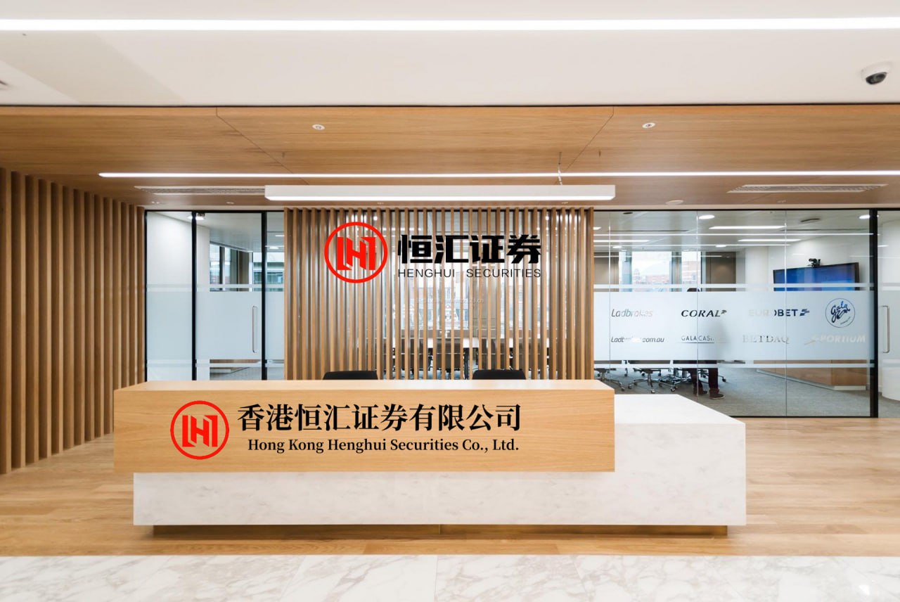 盈丰财富 离婚 8 年，42 岁王小玮如今的处境，给前夫王小海狠狠上了一课